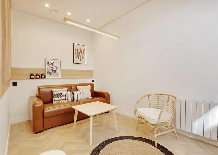 Superbe - 2br-6p - Bastille